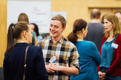 Fachkräfte im Gespräch