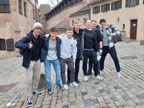 Junge Auszubildende aus Tschechien lernen Nürnberg kennen